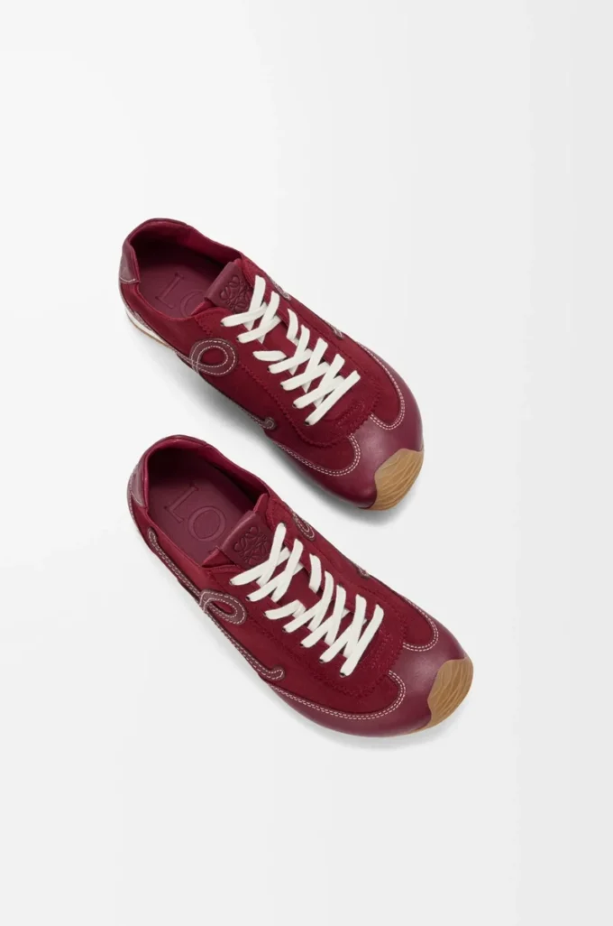 Ballet Runner 2.0 astarsız geyik derisi ve bitkisel tabaklanmış dana derisi Burgundy