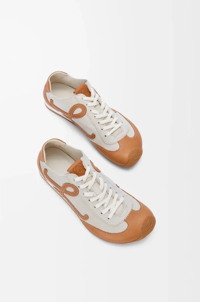 Ballet Runner 2.0 astarsız geyik derisi ve bitkisel tabaklanmış dana derisi Yumuşak Beyaz/Ten Rengi