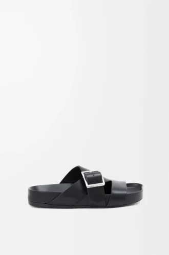 Bitkisel tabaklanmış dana derisinden üretilmiş Ease Buckle terlik Siyah