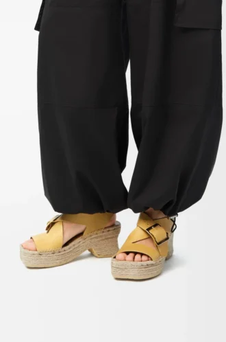 Bitkisel tabaklanmış dana derisinden yapılmış, petal espadrille platform sandalet, Ochre