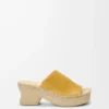 Bitkisel tabaklanmış dana derisinden yapılmış, petal espadrille platform terlik. Okra rengi