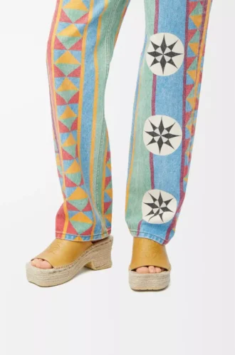 Bitkisel tabaklanmış dana derisinden yapılmış, petal espadrille platform terlik. Okra rengi