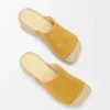Bitkisel tabaklanmış dana derisinden yapılmış, petal espadrille platform terlik. Okra rengi