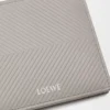 Dokulu klasik dana derisinden üretilmiş iki katlı cüzdan Shell Grey