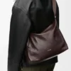 Esnek damarlı dana derisinden Cubi crossbody çanta Oxblood