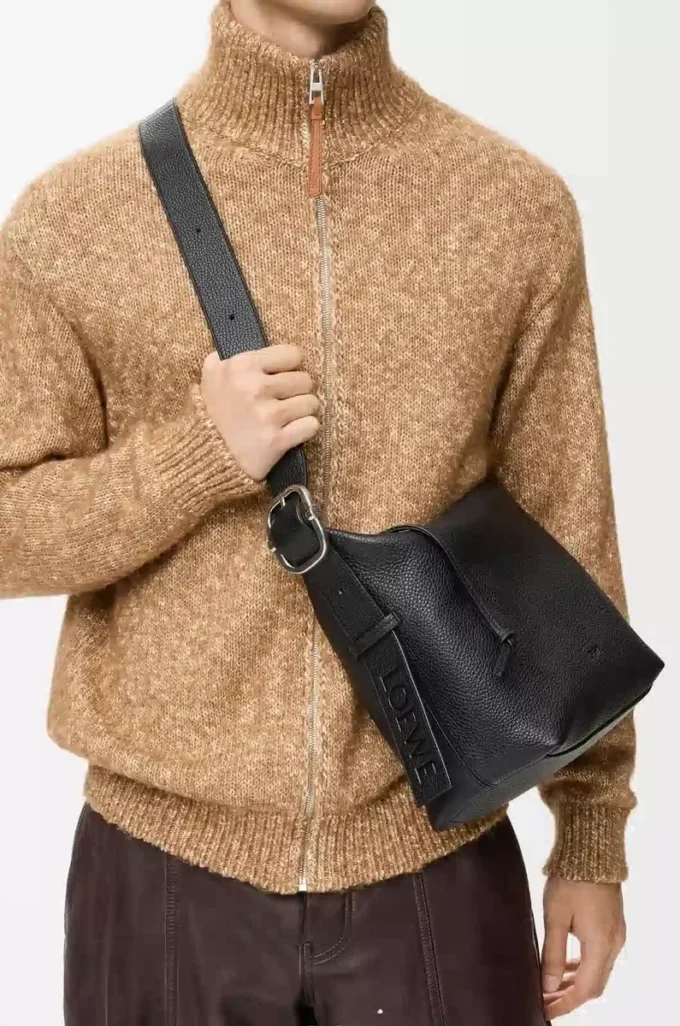 Esnek damarlı dana derisinden Loop hobo Siyah