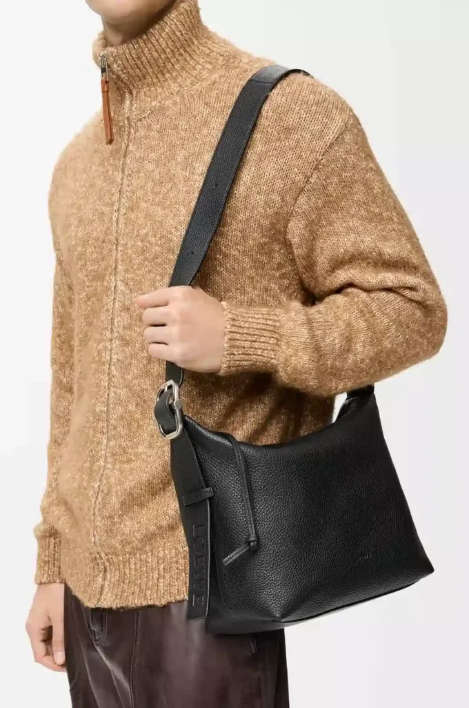 Esnek damarlı dana derisinden Loop hobo Siyah