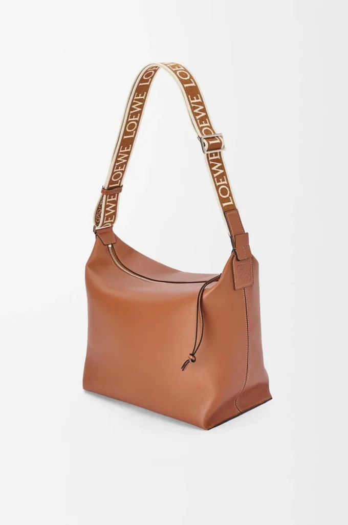 Esnek, pürüzsüz dana derisi ve jakarlı Tan rengi Cubi Crossbody çanta