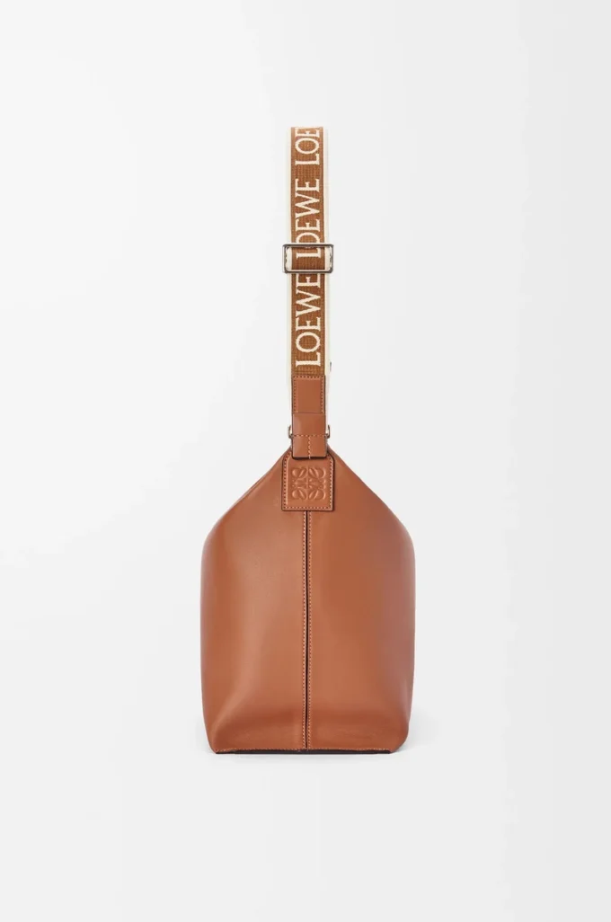 Esnek, pürüzsüz dana derisi ve jakarlı Tan rengi Cubi Crossbody çanta