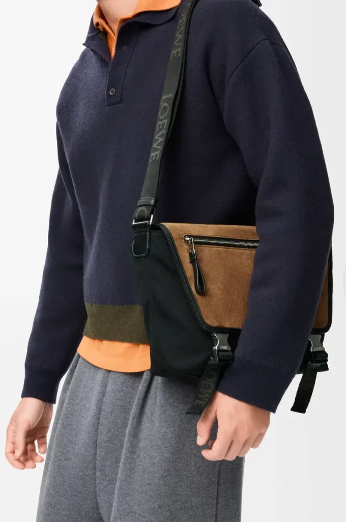 Kanvas ve süetten orta boy Flex messenger çanta Siyah/Koyu Altın