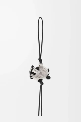 Keçeden yapılmış rakun charm, gri