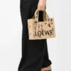Küçük LOEWE Font rafya çanta Doğal