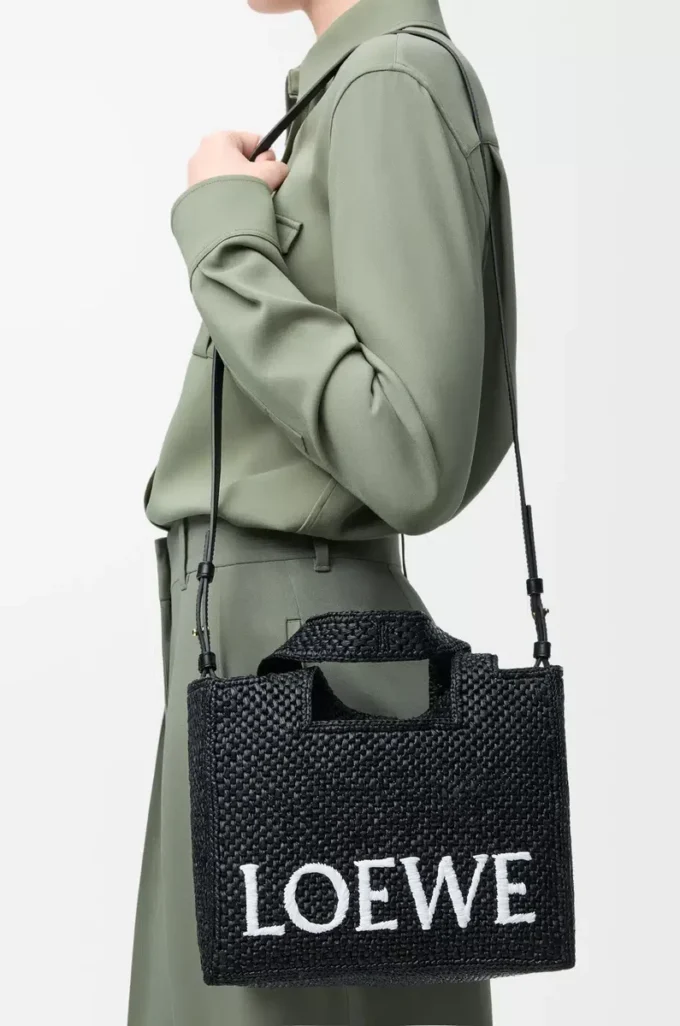 Küçük LOEWE Font tote çanta, rafya, Siyah