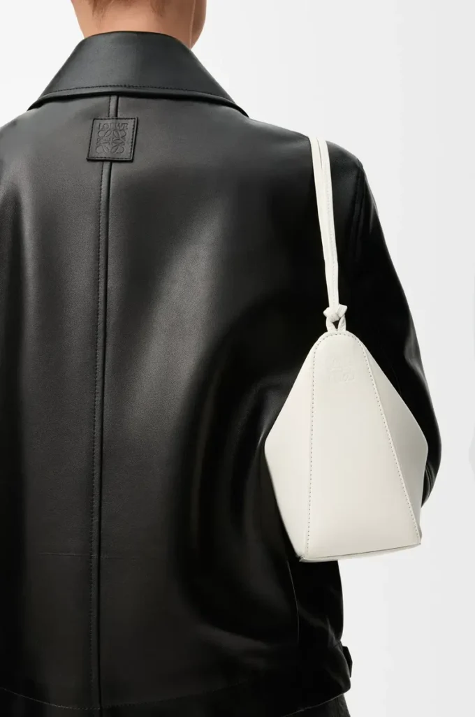 Klasik dana derisinden üretilmiş Mini Hammock hobo Çanta Yumuşak Beyaz