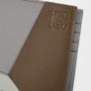 Klasik dana derisinden üretilmiş Puzzle iki katlı cüzdan Kış Kahverengisi/Kül Grisi