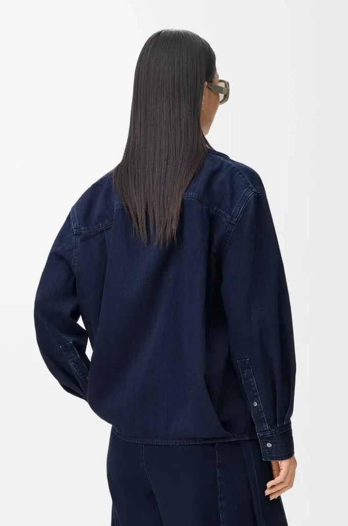Koyu indigo renkli denim drape gömlek
