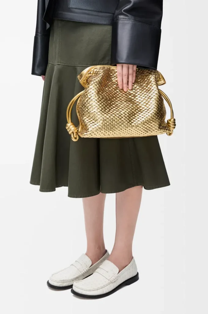 Lamine kuzu derisinden orta boy Flamenco clutch Gold