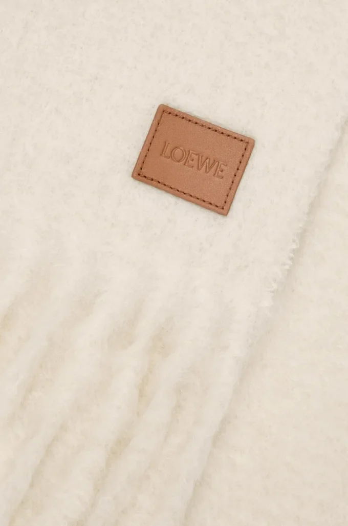 Mohair ve yün karışımı eşarp Beyaz
