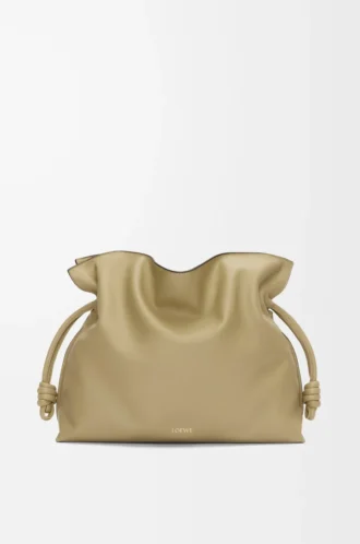 Nappa dana derisinden büyük Flamenco clutch Çamur Yeşili