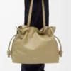 Nappa dana derisinden büyük Flamenco clutch Çamur Yeşili