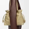 Nappa dana derisinden büyük Flamenco clutch Çamur Yeşili