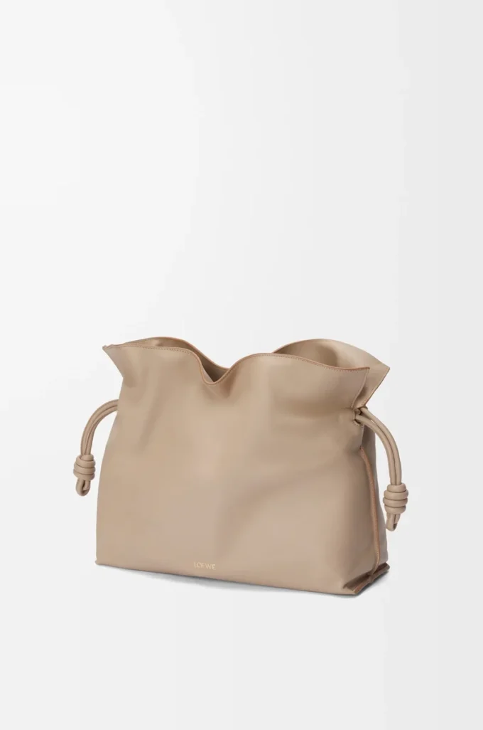 Nappa dana derisinden büyük Flamenco clutch Sand