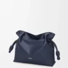 Nappa dana derisinden orta boy Flamenco clutch çanta Abyss Blue