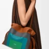 Nappa dana derisinden orta boy Flamenco clutch Çikolata/Parlak Yeşil