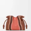 Nappa dana derisinden orta boy Flamenco clutch Landscape, Pecan/Parrot Pink