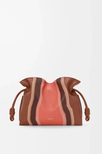 Nappa dana derisinden orta boy Flamenco clutch Landscape, Pecan/Parrot Pink
