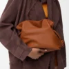 Nappa dana derisinden orta boy Flamenco clutch Squirrel