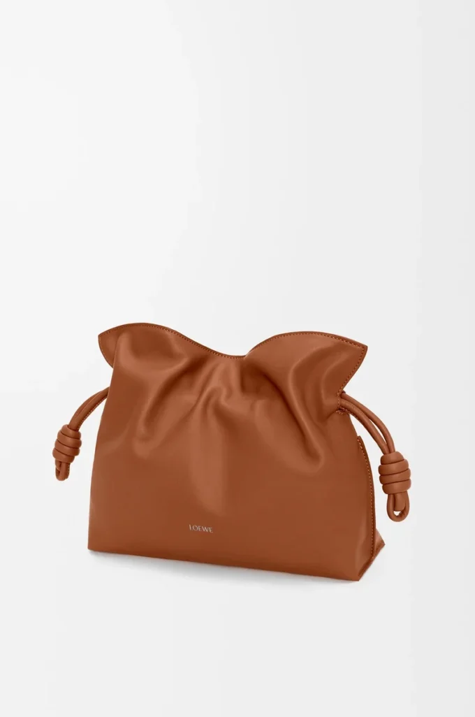 Nappa dana derisinden orta boy Flamenco clutch Squirrel