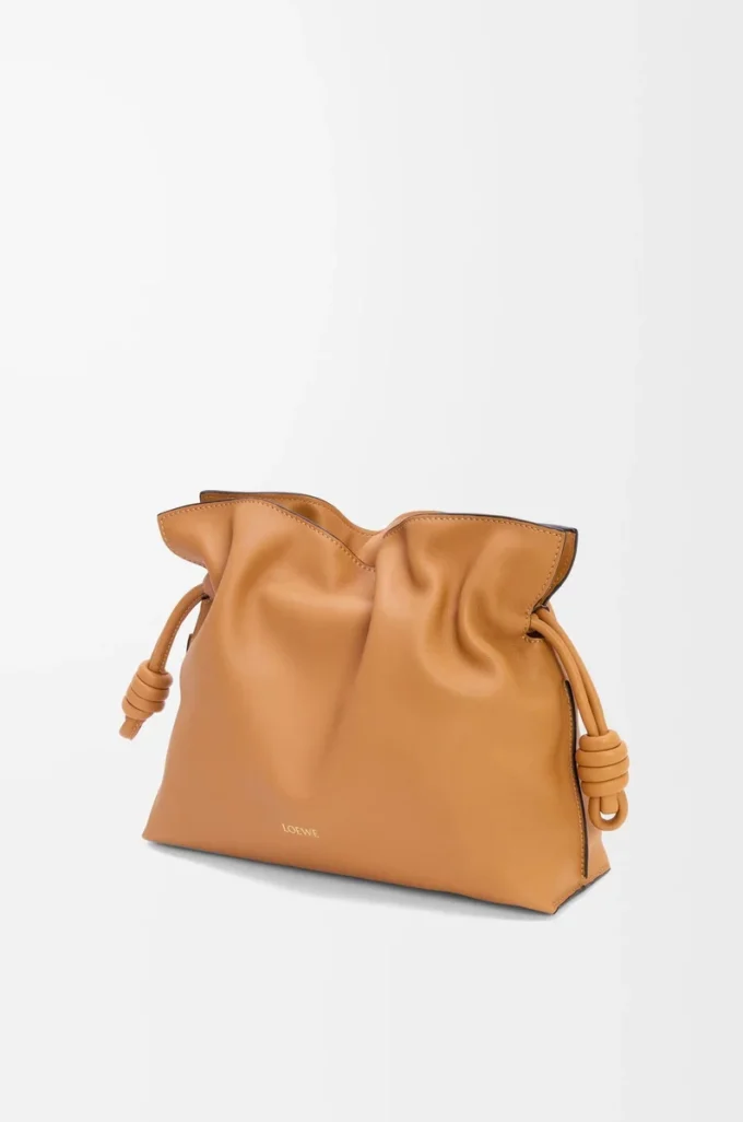 Nappa dana derisinden orta boy Flamenco clutch Warm Desert