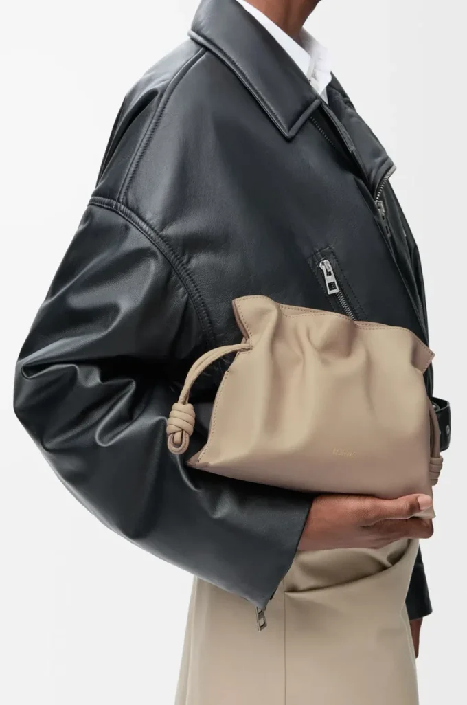 Nappa dana derisinden üretilmiş Mini Flamenco clutch Sand