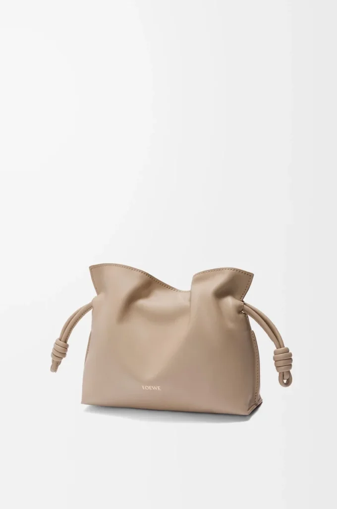 Nappa dana derisinden üretilmiş Mini Flamenco clutch Sand