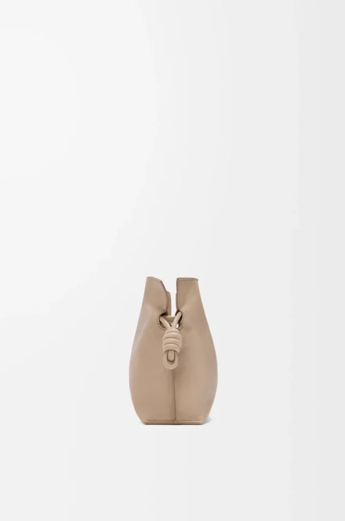 Nappa dana derisinden üretilmiş Mini Flamenco clutch Sand