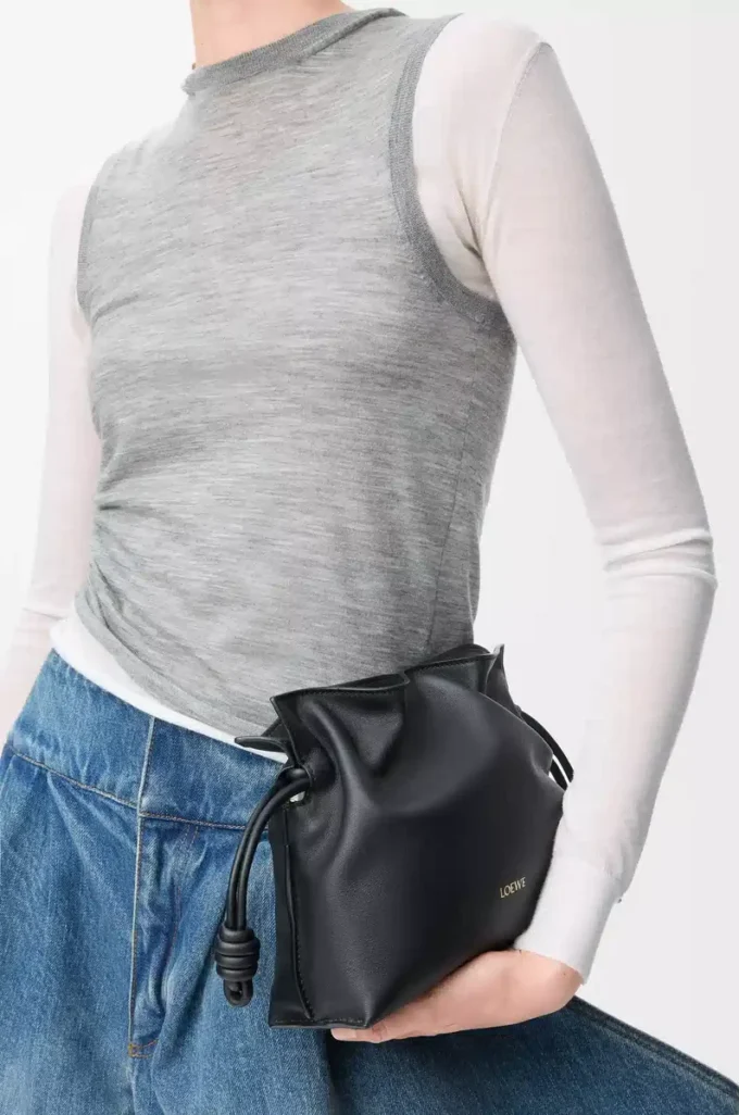Nappa dana derisinden üretilmiş Mini Flamenco clutch Siyah
