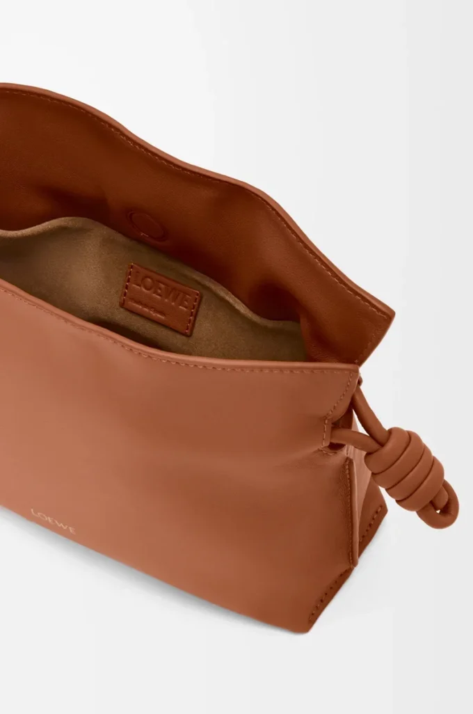 Nappa dana derisinden üretilmiş mini Flamenco clutch Squirrel