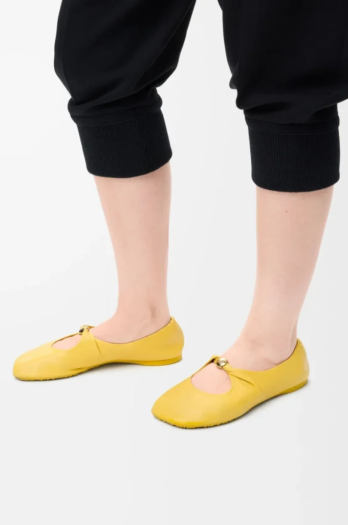 Nappa kuzu derisinden üretilmiş Pebble Soft balerin ayakkabısı, Dandelion rengi