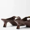 Nappa kuzu derisinden üretilmiş Pebble Soft mule Brownie