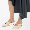 Nappa kuzu derisinden üretilmiş Pebble Soft mule Dough