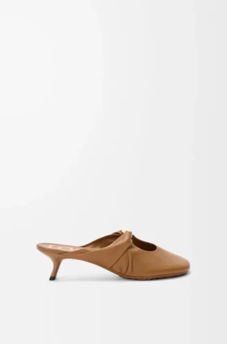 Nappa kuzu derisinden üretilmiş Pebble Soft mule Oak