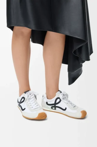 Naylon ve dana derisinden üretilmiş Ballet Runner 2.0 Beyaz/Siyah