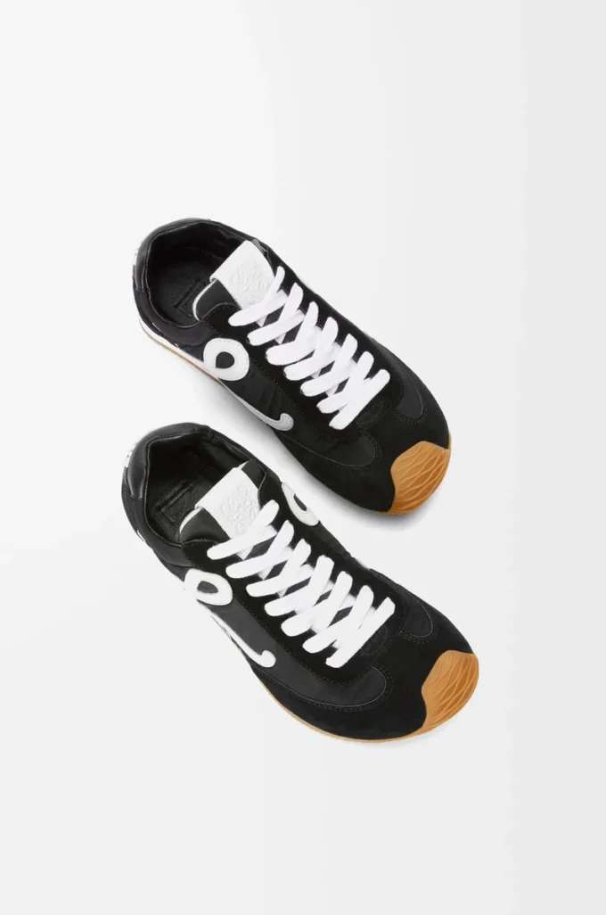 Naylon ve dana derisinden üretilmiş Ballet Runner 2.0 Siyah/Beyaz