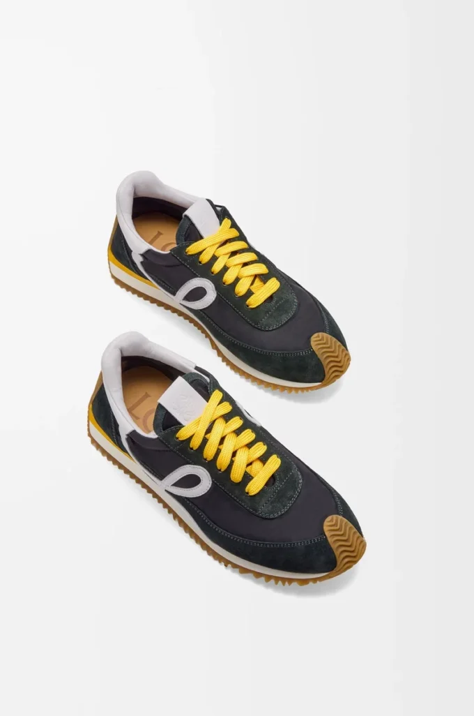 Naylon ve süetten Flow Runner 2.0 Siyah/Beyaz/Haki