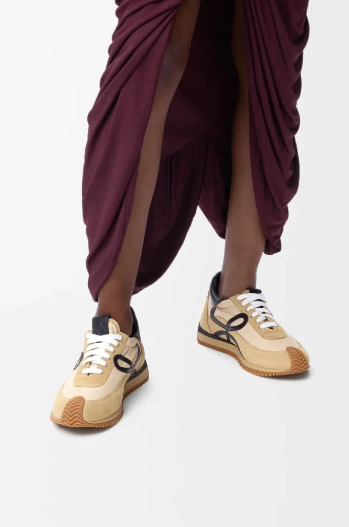 Naylon ve süetten Flow Runner Altın/Siyah