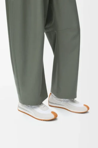 Naylon ve süetten Flow Runner Beyaz