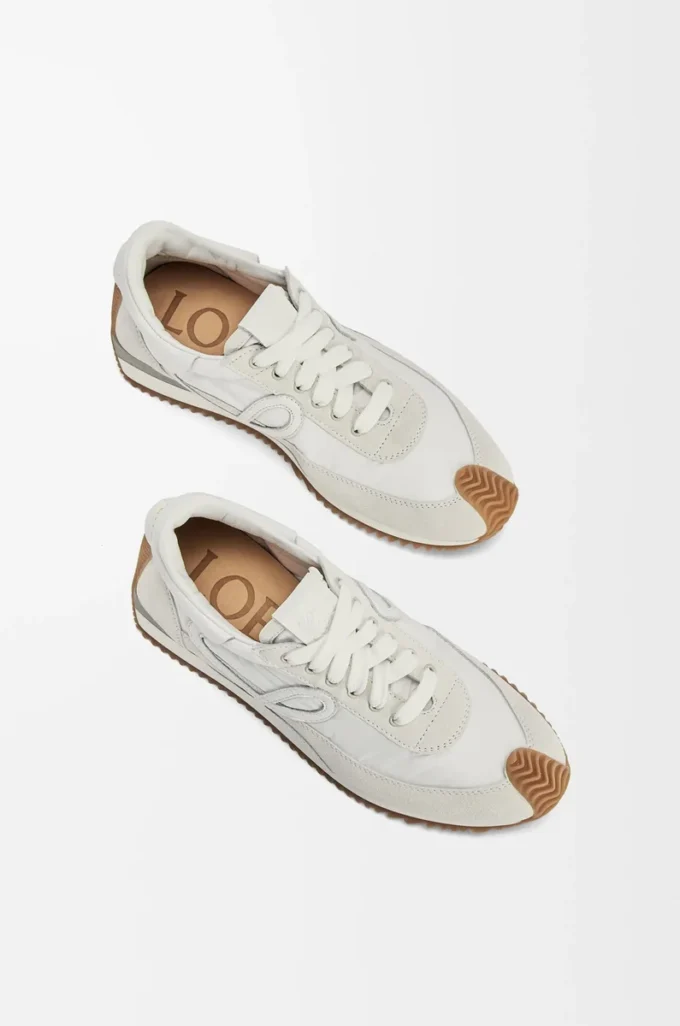 Naylon ve süetten Flow Runner Beyaz