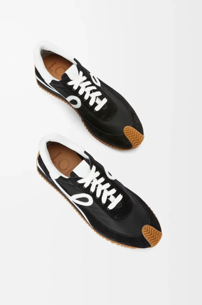 Naylon ve süetten Flow Runner Siyah/Beyaz