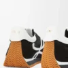 Naylon ve süetten Flow Runner Siyah/Beyaz
